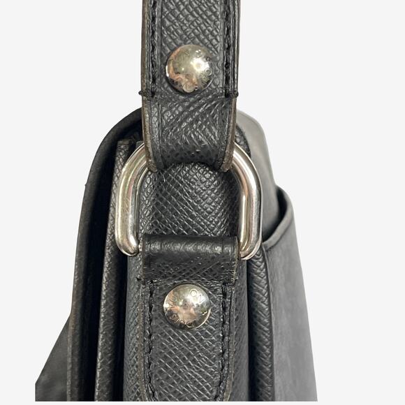 Louis Vuitton Taiga Andrei Messenger Bag Black Dark Gray Crossbody BA3017 France - Picture 4 of 16